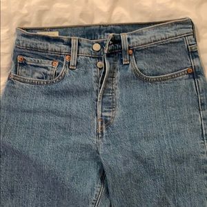 Levi “501 S” W 26 L 30 Straight Leg